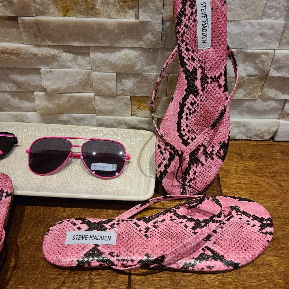 Steve madden flip flops with matching foster grant Sunglasses